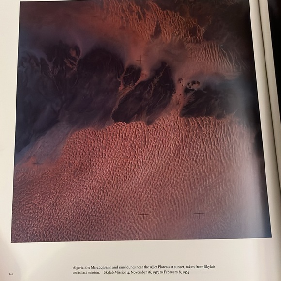 Sightseeing: A Space Panorama, NASA Photo Book - 1985 First Edition - Picture 12 of 16